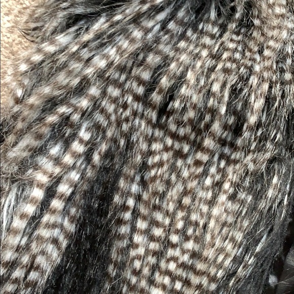 H&M faux fur vest - Picture 4 of 8